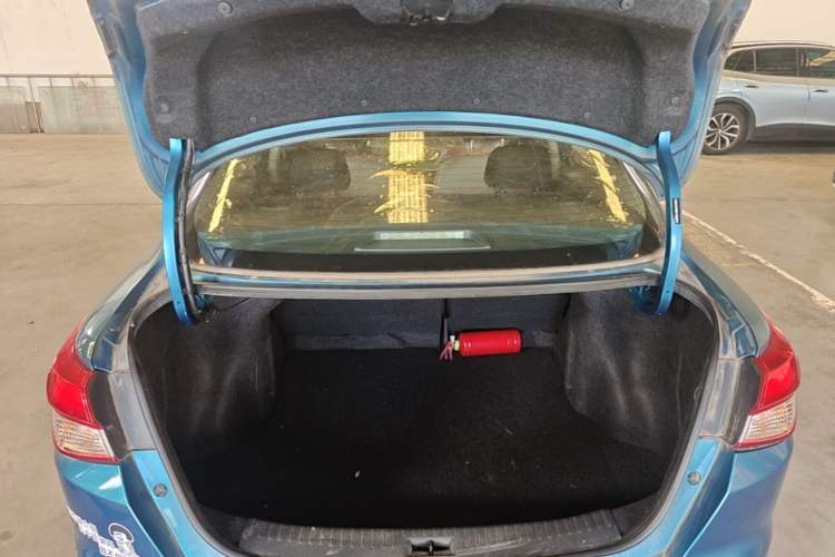 Used Nissan Lannia 2016 1.6L CVT Cool Edition Trunk