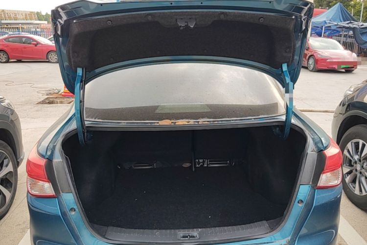 Used Nissan Lannia 2016 1.6L CVT Smart Cool Edition Trunk