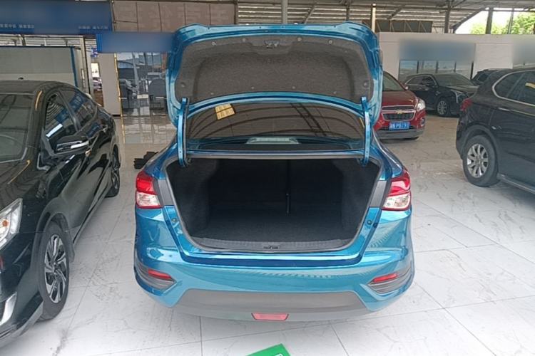 Used Nissan Lannia 2016 1.6L CVT Cool Edition Trunk