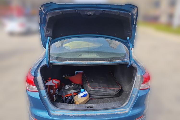 Used Nissan Lannia 2016 1.6L CVT Cool Edition Trunk