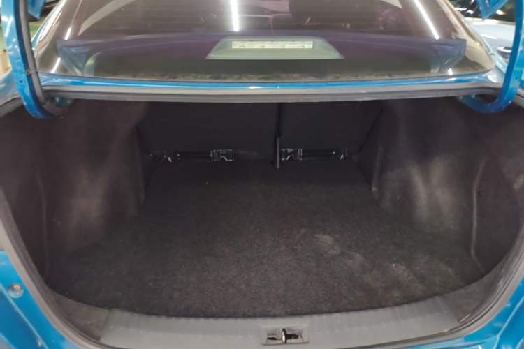 Used Nissan Lannia 2016 1.6L CVT Smart Cool Edition Trunk