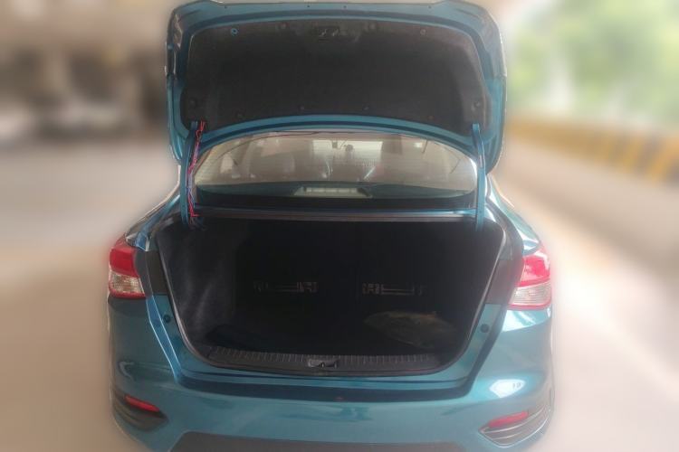 Used Nissan Lannia 2016 1.6L CVT Cool Edition Trunk