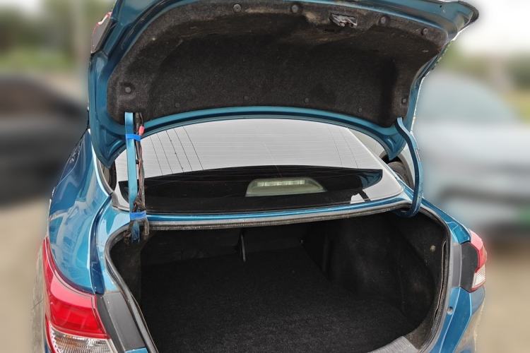 Used Nissan Lannia 2016 1.6L CVT Cool Edition Trunk
