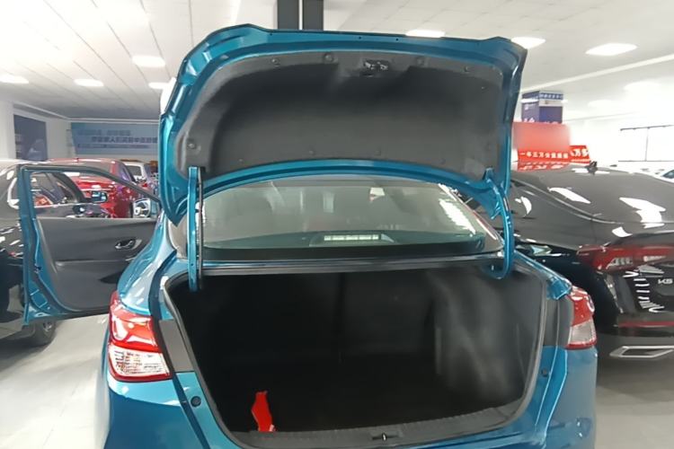 Used Nissan Lannia 2016 1.6L CVT Smart Cool Edition Trunk