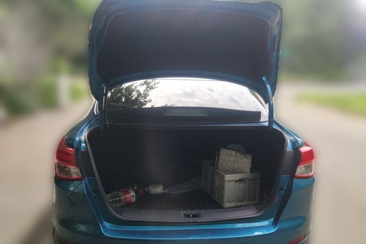 Used Nissan Lannia 2016 1.6L CVT Smart Cool Edition Trunk