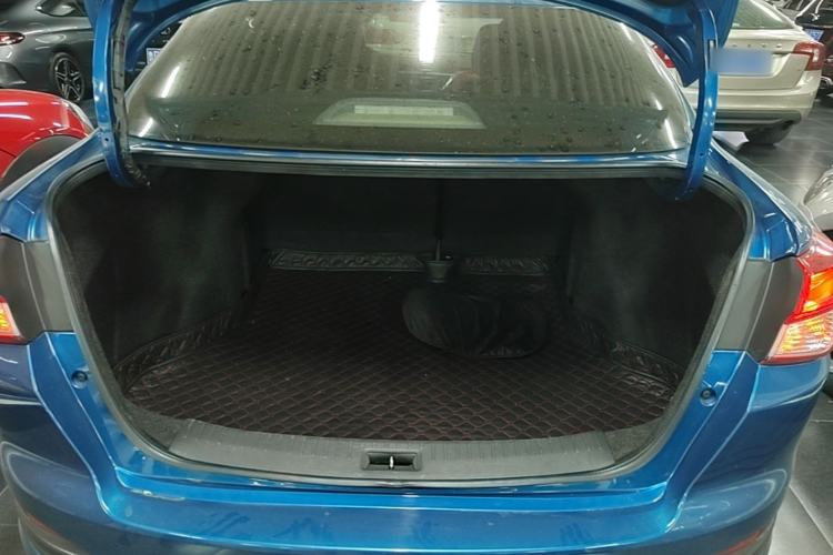 Used Nissan Lannia 2016 1.6L CVT Cool Edition Trunk
