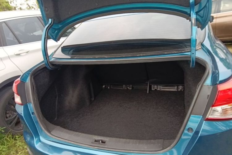 Used Nissan Lannia 2016 1.6L CVT Smart Cool Edition Trunk