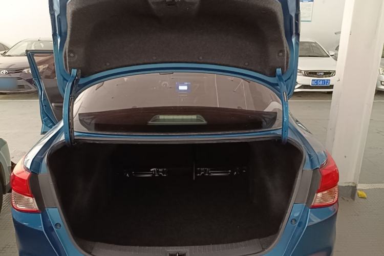 Used Nissan Lannia 2016 1.6L CVT Cool Edition Trunk
