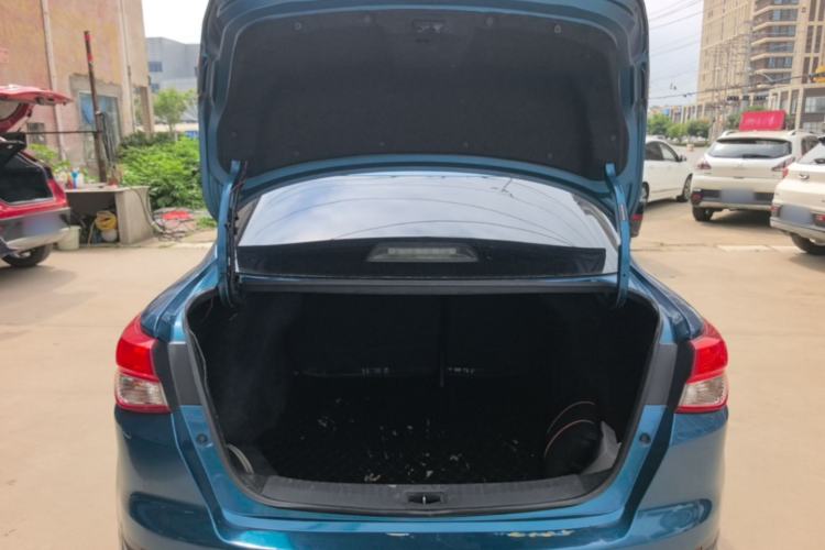 Used Nissan Lannia 2016 1.6L CVT Cool Edition Trunk