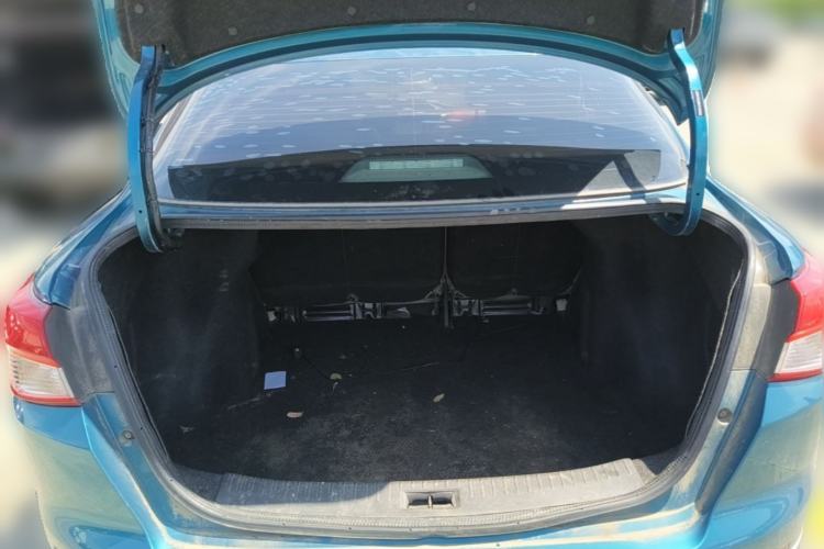Used Nissan Lannia 2016 1.6L CVT Cool Edition Trunk