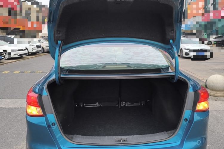 Used Nissan Lannia 2016 1.6L CVT Smart Cool Edition Trunk