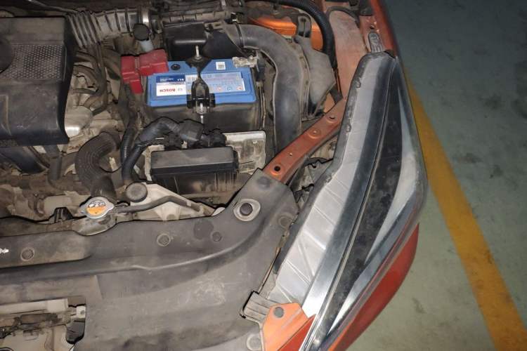 Used Nissan Lannia 2016 1.6L CVT Smart Cool Edition Engine Bay Left