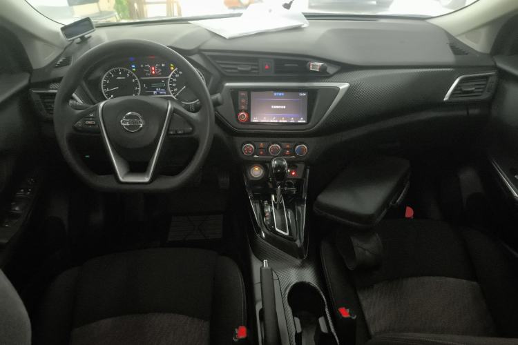 Used Nissan Lannia 2016 1.6L CVT Smart Cool Edition Center Console
