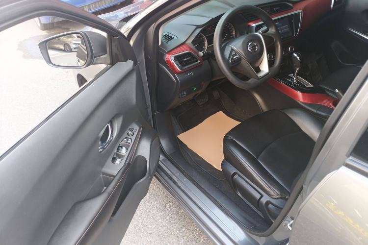 Used Nissan Lannia 2016 1.6L CVT Cool Edition Driver Seat