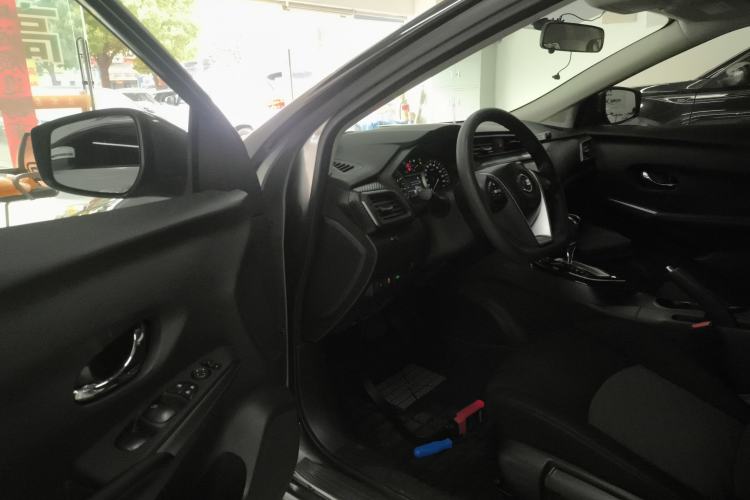 Used Nissan Lannia 2016 1.6L CVT Smart Cool Edition Driver Seat