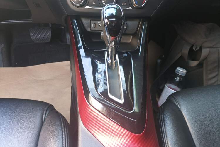 Used Nissan Lannia 2016 1.6L CVT Cool Edition Gear Lever