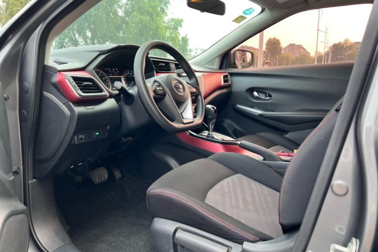 Used Nissan Lannia 2016 1.6L CVT Cool Edition Interior 2