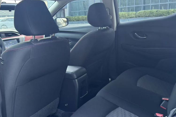 Used Nissan Lannia 2016 1.6L CVT Smart Cool Edition Interior 3