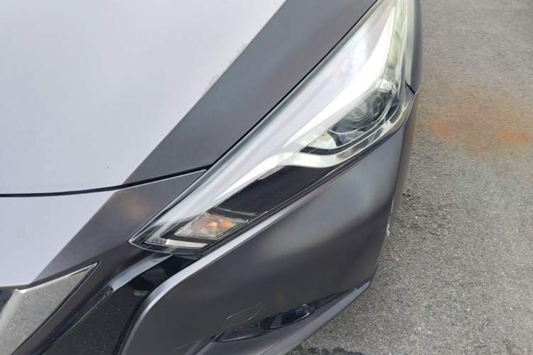 Used Nissan Lannia 2016 1.6L CVT Cool Edition Left Front Headlight
