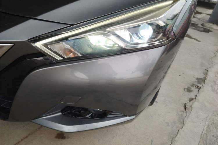 Used Nissan Lannia 2016 1.6L CVT Smart Cool Edition Left Front Headlight