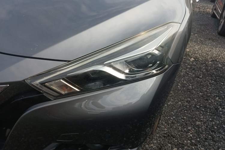 Used Nissan Lannia 2016 1.6L CVT Smart Cool Edition Left Front Headlight