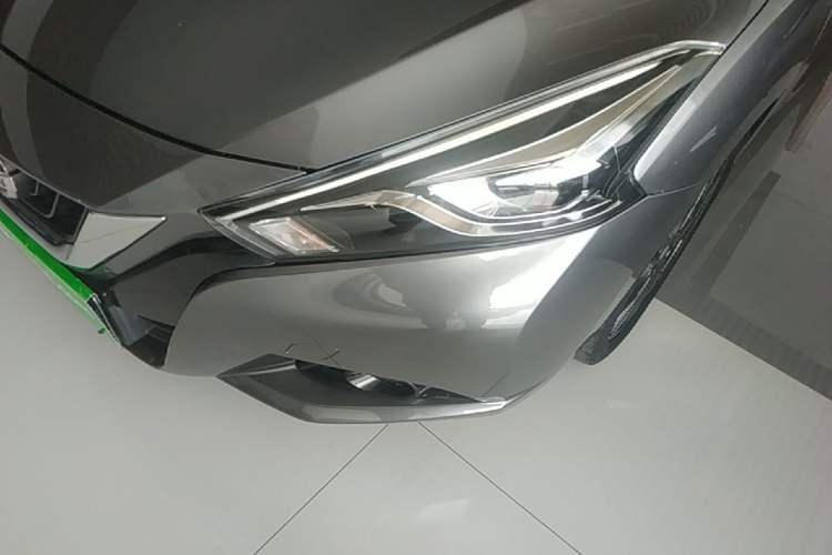 Used Nissan Lannia 2016 1.6L CVT Smart Cool Edition Left Front Headlight