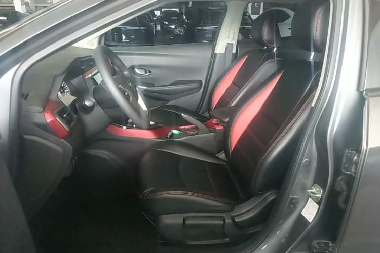 Used Nissan Lannia 2016 1.6L CVT Smart Cool Edition Left Front Seat