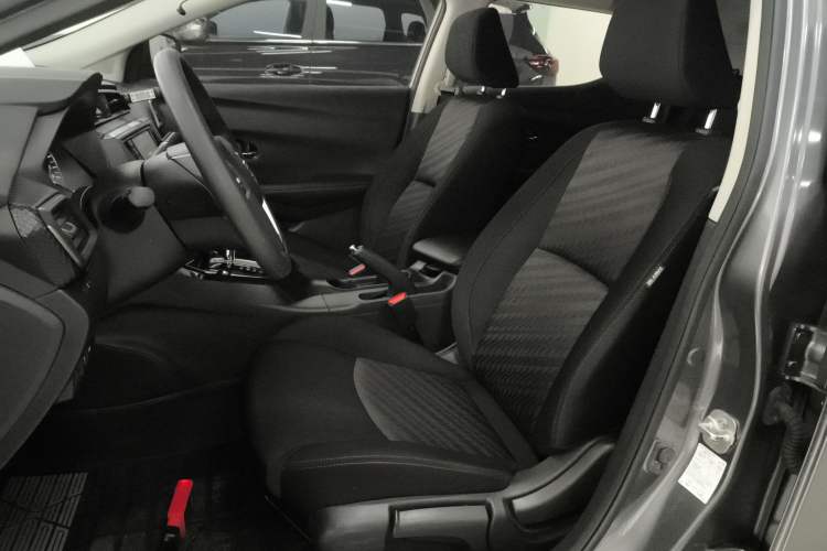 Used Nissan Lannia 2016 1.6L CVT Smart Cool Edition Left Front Seat