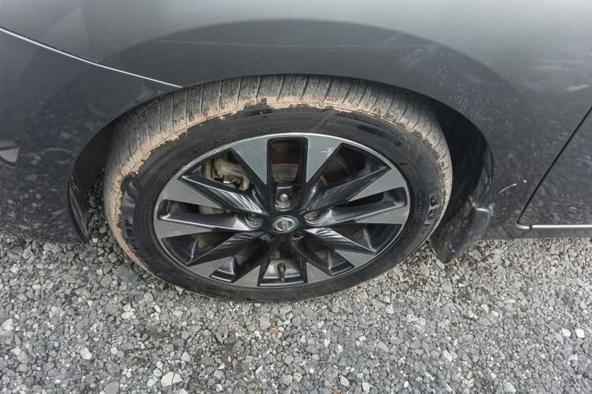 Used Nissan Lannia 2016 1.6L CVT Smart Cool Edition Left Front Wheel Hub