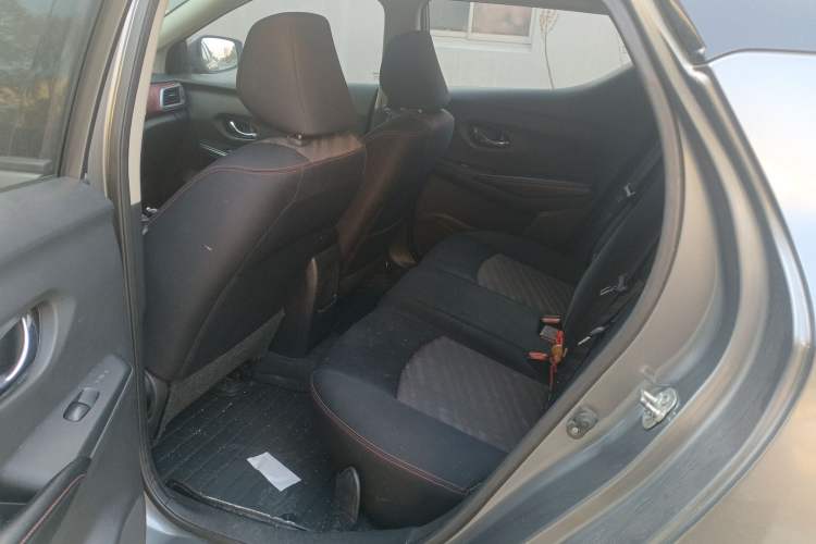 Used Nissan Lannia 2016 1.6L CVT Smart Cool Edition Left Rear Seat