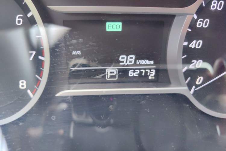 Used Nissan Lannia 2016 1.6L CVT Smart Cool Edition Odometer Close Up