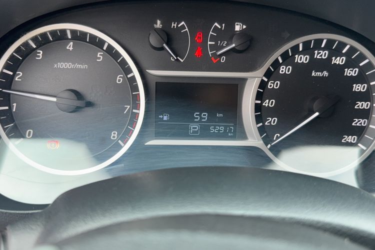 Used Nissan Lannia 2016 1.6L CVT Cool Edition Odometer Close Up
