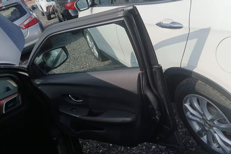 Used Nissan Lannia 2016 1.6L CVT Smart Cool Edition Right Front Door Interior
