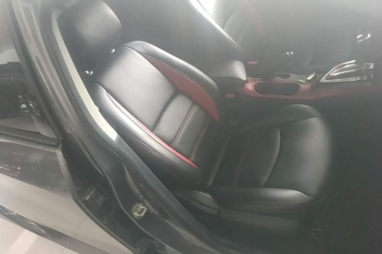 Used Nissan Lannia 2016 1.6L CVT Smart Cool Edition Right Front Seat