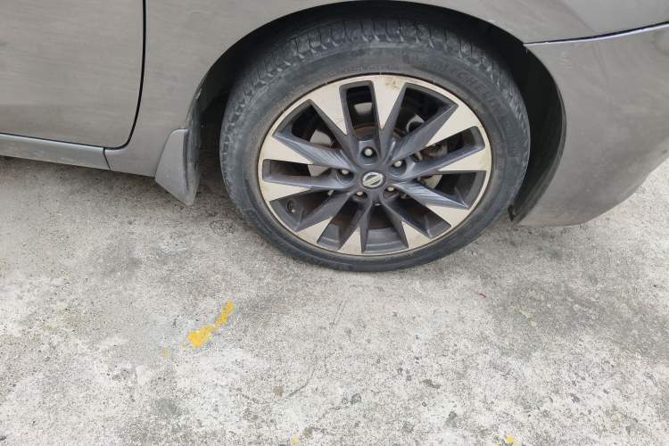 Used Nissan Lannia 2016 1.6L CVT Smart Cool Edition Right Front Wheel Hub