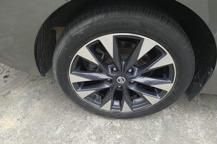 Used Nissan Lannia 2016 1.6L CVT Smart Cool Edition Right Rear Wheel Hub