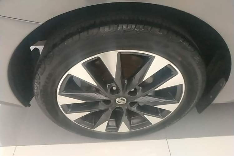 Used Nissan Lannia 2016 1.6L CVT Smart Cool Edition Right Rear Wheel Hub