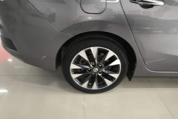 Used Nissan Lannia 2016 1.6L CVT Smart Cool Edition Right Rear Wheel Hub