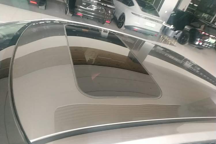 Used Nissan Lannia 2016 1.6L CVT Smart Cool Edition Roof