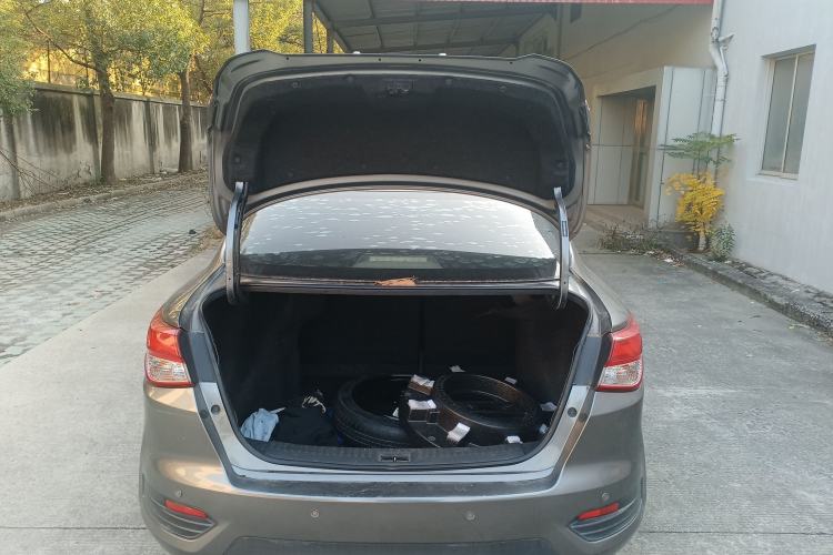 Used Nissan Lannia 2016 1.6L CVT Smart Cool Edition Trunk