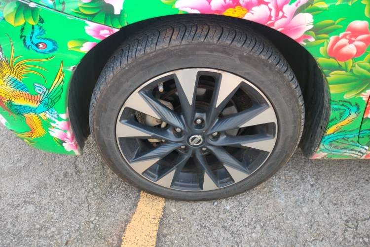Used Nissan Lannia 2016 1.6L CVT Smart Cool Edition Left Front Wheel Hub