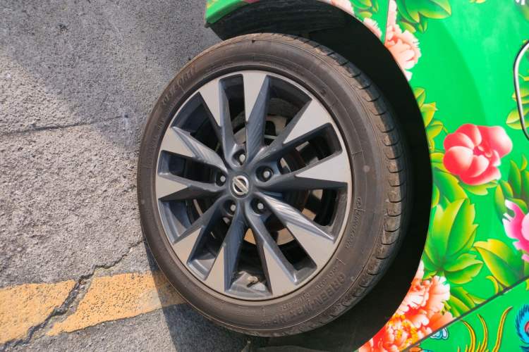 Used Nissan Lannia 2016 1.6L CVT Smart Cool Edition Right Rear Wheel Hub