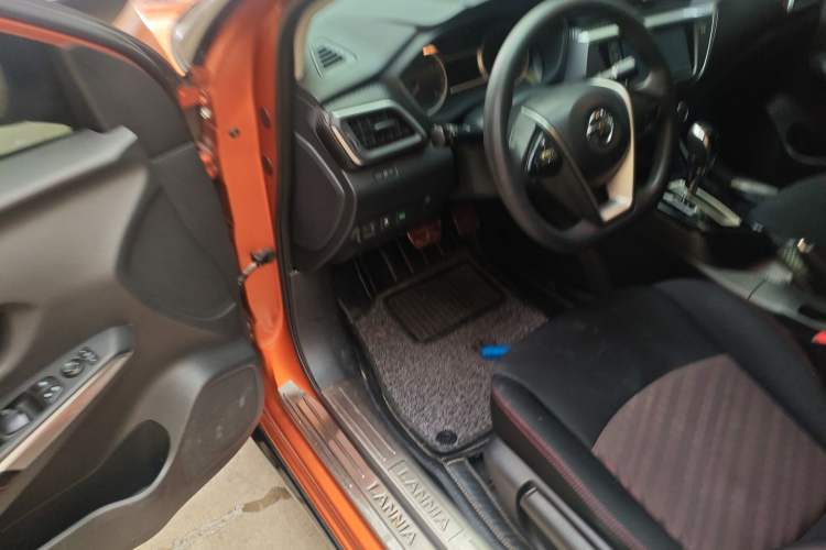 Used Nissan Lannia 2016 1.6L CVT Smart Edition Driver Seat