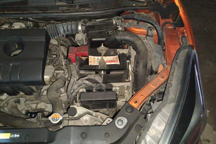 Used Nissan Lannia 2016 1.6L CVT Cool Edition Engine Bay Left