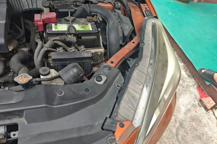 Used Nissan Lannia 2016 1.6L CVT Cool Edition Engine Bay Left