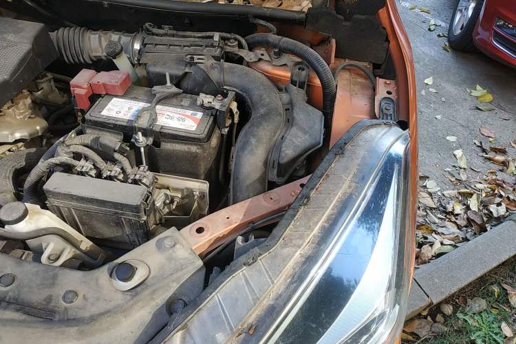 Used Nissan Lannia 2016 1.6L CVT Smart Cool Edition Engine Bay Left