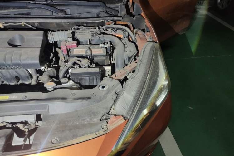 Used Nissan Lannia 2016 1.6L CVT Cool Edition Engine Bay Left