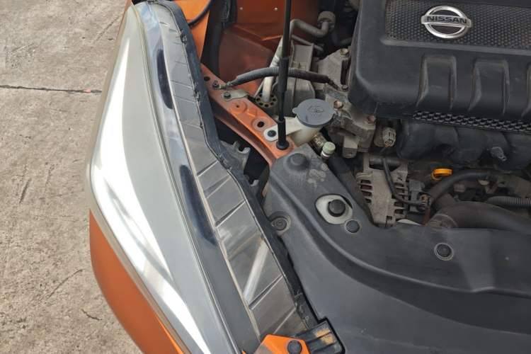 Used Nissan Lannia 2016 1.6L CVT Cool Edition Engine Bay Right