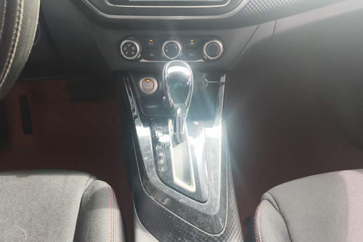 Used Nissan Lannia  Gear Lever