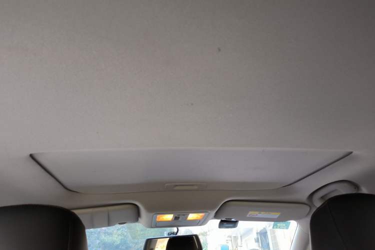 Used Nissan Lannia 2016 1.6L CVT Cool Edition Headliner
